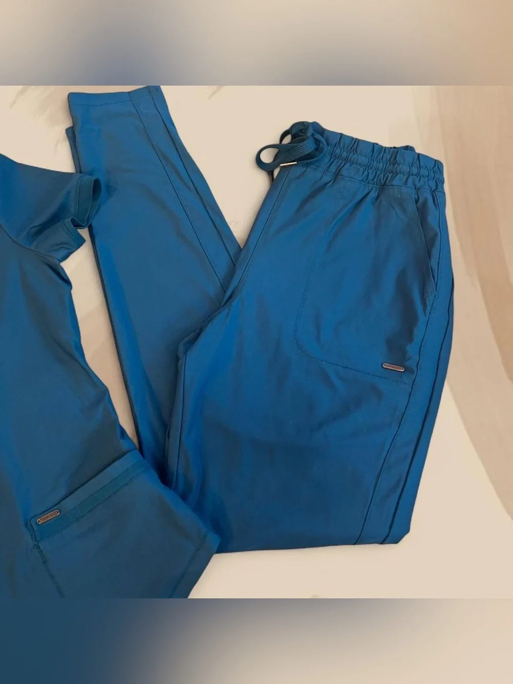 Cherokee Blue Scrub Set - Top size:  Small &  Pants size : Medium /Tall
